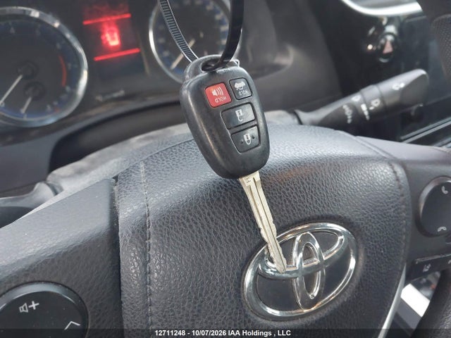 Toyota COROLLA LE 2018 2T1BURHE7JC053156 Image 11