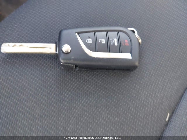 5YFBPRBEXLP116947 Toyota COROLLA LE