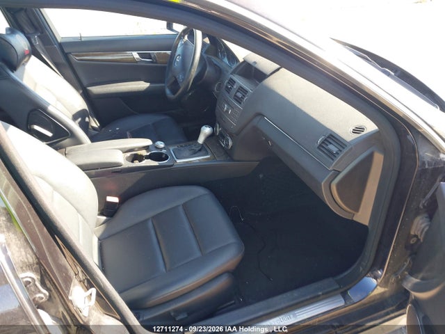 2011 Mercedes-benz C 250 4matic მანქანა იყიდება აუქციონზე, vin: WDDGF8FB0BA518097, აუქციონის ნომერი: 12711274