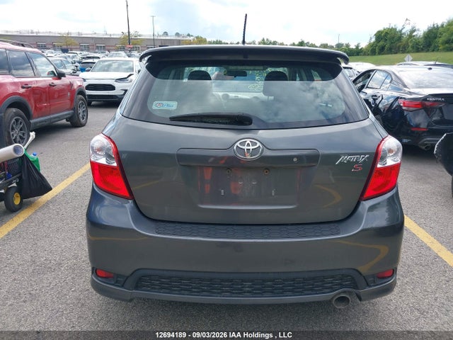 12694189 :رقم المزاد ، 2T1KU4EE4CC804837 vin ، 2012 Toyota Matrix مزاد بيع