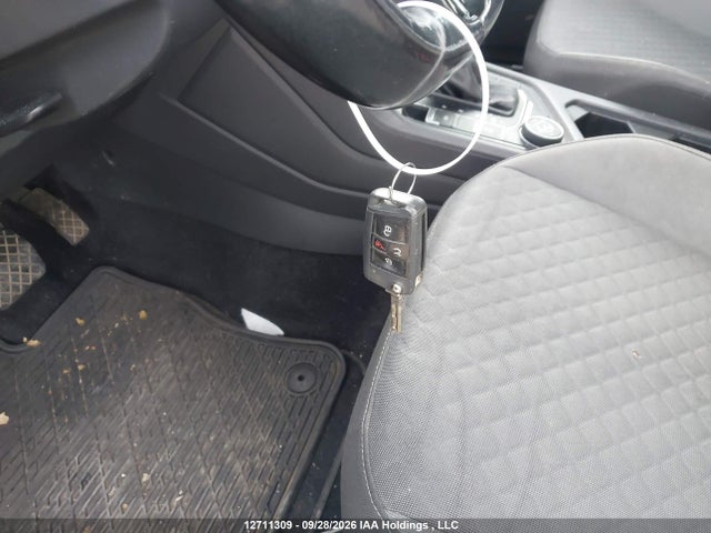 3VV0B7AX8JM029597 Volkswagen TIGUAN S