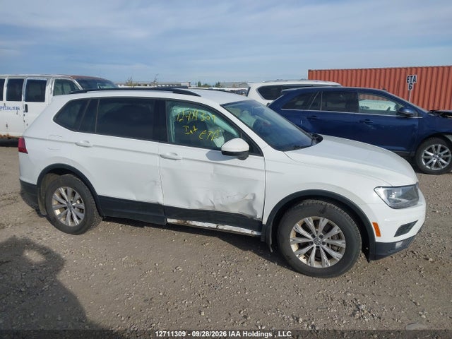 3VV0B7AX8JM029597 Volkswagen TIGUAN S