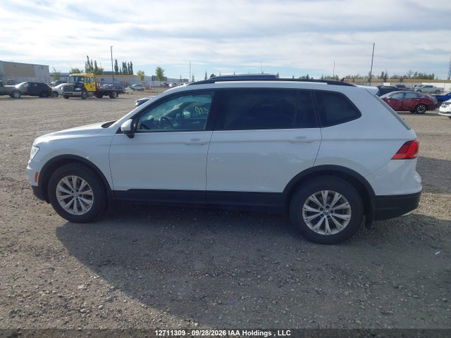 3VV0B7AX8JM029597 Volkswagen TIGUAN S