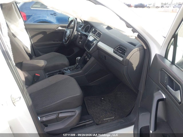 3VV0B7AX8JM029597 Volkswagen TIGUAN S