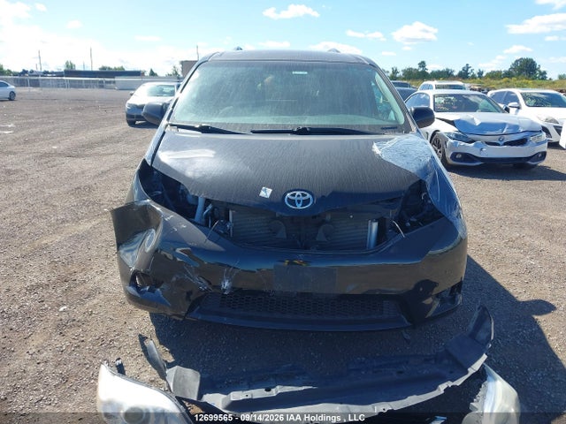 Aukcja sprzedaży 2017 Toyota Sienna Le V6, vin: 5TDKZ3DC8HS841531, numer aukcji: 12699565