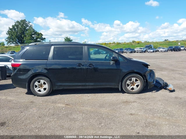 Aukcja sprzedaży 2017 Toyota Sienna Le V6, vin: 5TDKZ3DC8HS841531, numer aukcji: 12699565