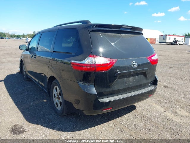 Aukcja sprzedaży 2017 Toyota Sienna Le V6, vin: 5TDKZ3DC8HS841531, numer aukcji: 12699565