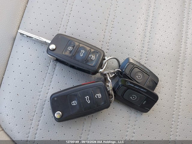 1VWBV7A31FC056125 Volkswagen Passat 2.0 Tdi Comfortline