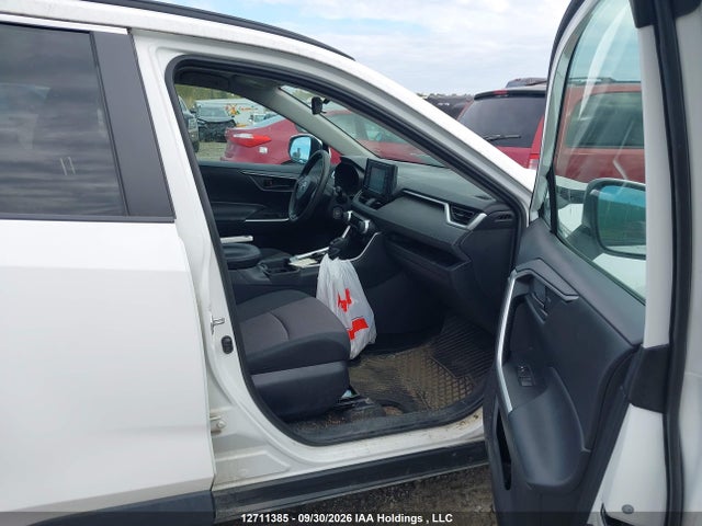2T3B1RFV8KC021448 Toyota RAV4 LE