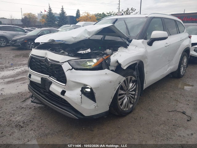 Toyota Highlander 2022 5TDFZRBH3NS252823 Image 6