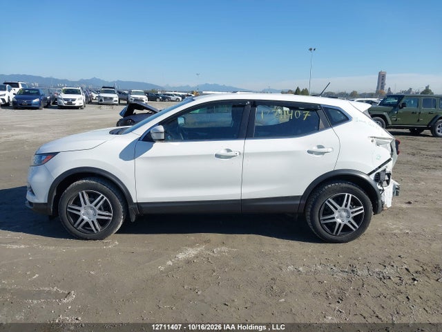 JN1BJ1AV8MW312174 Nissan Qashqai S