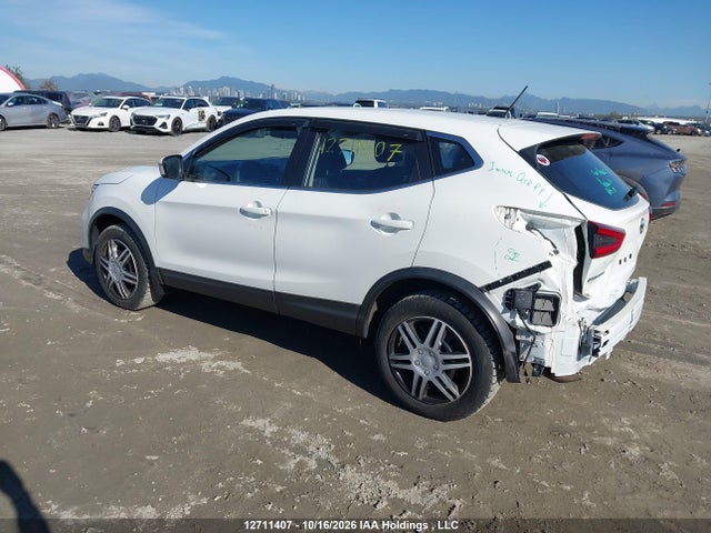 JN1BJ1AV8MW312174 Nissan Qashqai S