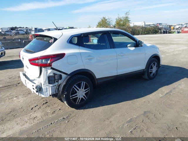 JN1BJ1AV8MW312174 Nissan Qashqai S