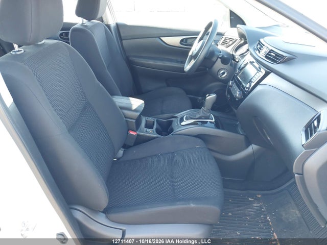 JN1BJ1AV8MW312174 Nissan Qashqai S