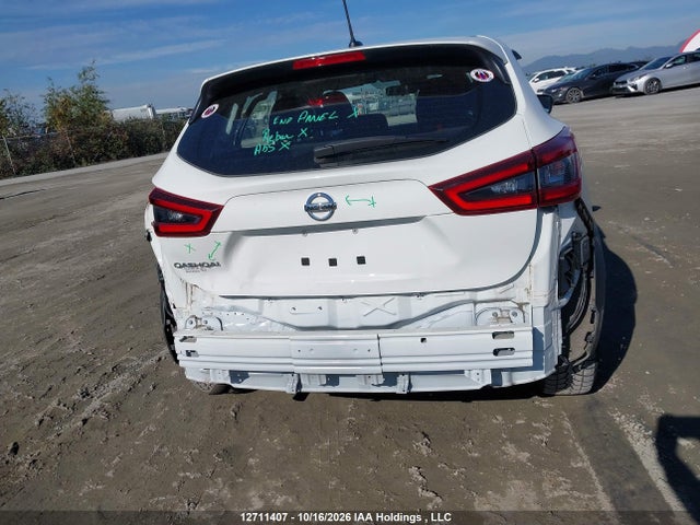JN1BJ1AV8MW312174 Nissan Qashqai S