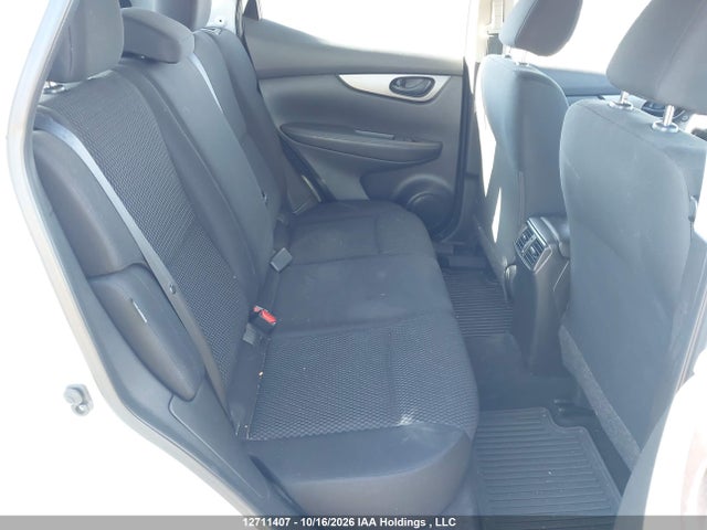 JN1BJ1AV8MW312174 Nissan Qashqai S