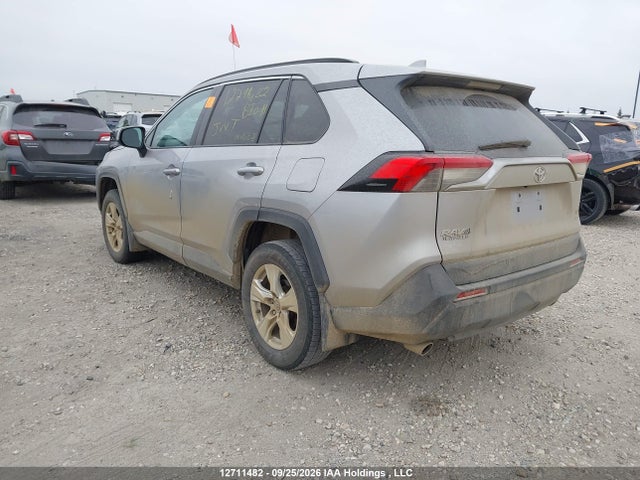 Toyota RAV4 LE 2019 2T3B1RFV6KC037406 Image 3