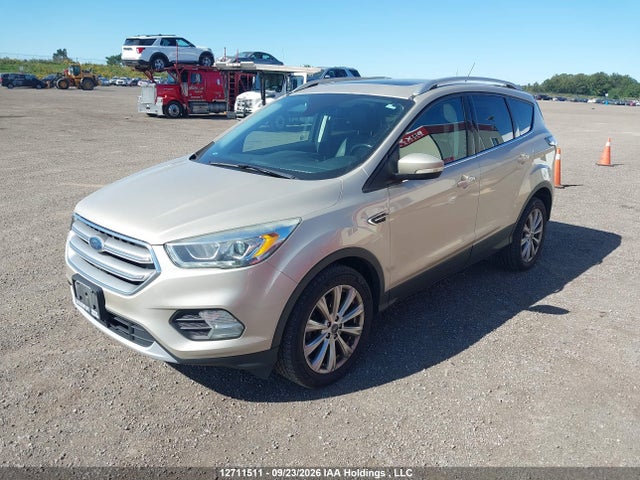 Ford Escape 2017 1FMCU9J98HUB18655 Image 2