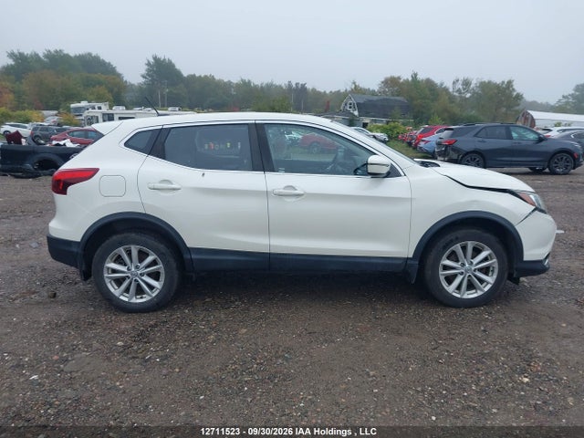 12711523 :رقم المزاد ، JN1BJ1CR2JW280821 vin ، 2018 Nissan Qashqai S/sl/sv مزاد بيع