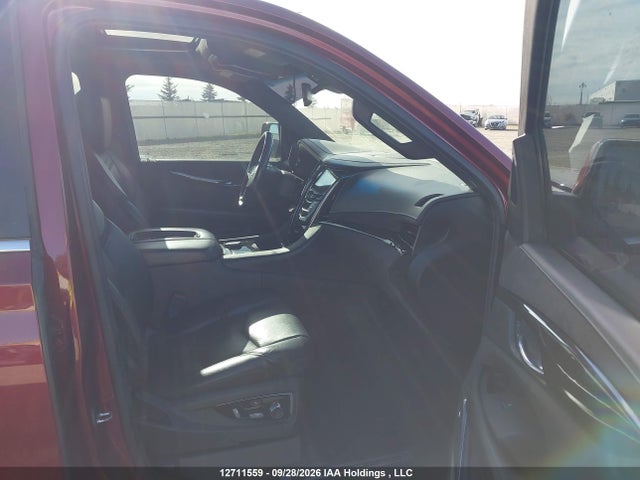 12711559 :رقم المزاد ، 1GYS4DKJ6GR375093 vin ، 2016 Cadillac Escalade Platinum مزاد بيع