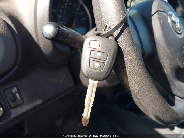 Toyota Yaris 2014 VNKKTUD32EA005169 Image 11