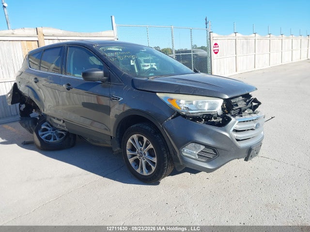 12711630 :رقم المزاد ، 1FMCU0GD1HUD79195 vin ، 2017 Ford Escape مزاد بيع