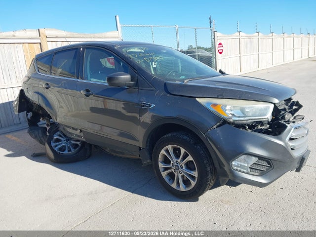 12711630 :رقم المزاد ، 1FMCU0GD1HUD79195 vin ، 2017 Ford Escape مزاد بيع