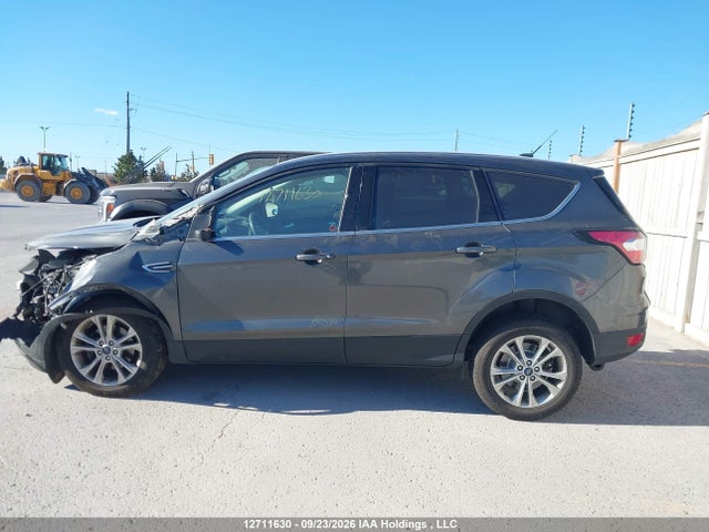 12711630 :رقم المزاد ، 1FMCU0GD1HUD79195 vin ، 2017 Ford Escape مزاد بيع
