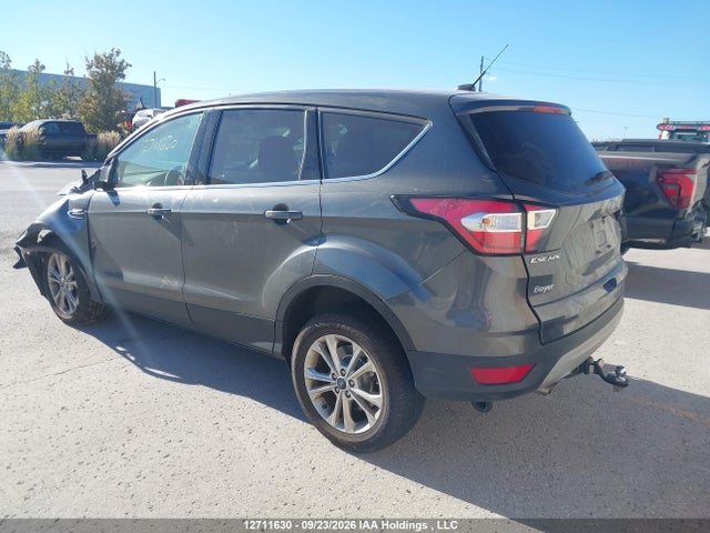 12711630 :رقم المزاد ، 1FMCU0GD1HUD79195 vin ، 2017 Ford Escape مزاد بيع