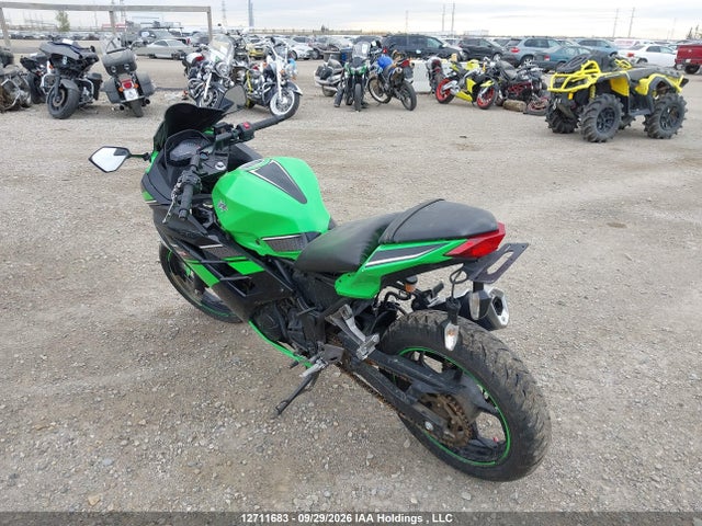 12711683 :رقم المزاد ، JKAEX8A10DDA11275 vin ، 2013 Kawasaki Ex300 A مزاد بيع
