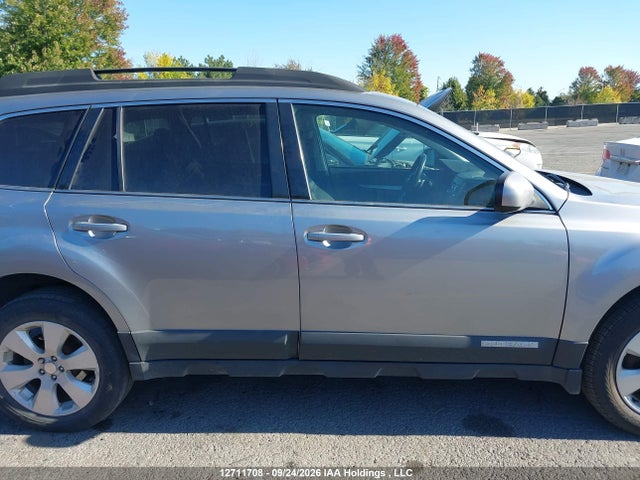 12711708 :رقم المزاد ، 4S4BRGGC6B3406823 vin ، 2011 Subaru Outback 2.5 I Limited Package مزاد بيع