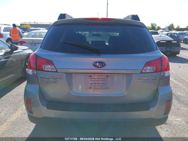 12711708 :رقم المزاد ، 4S4BRGGC6B3406823 vin ، 2011 Subaru Outback 2.5 I Limited Package مزاد بيع