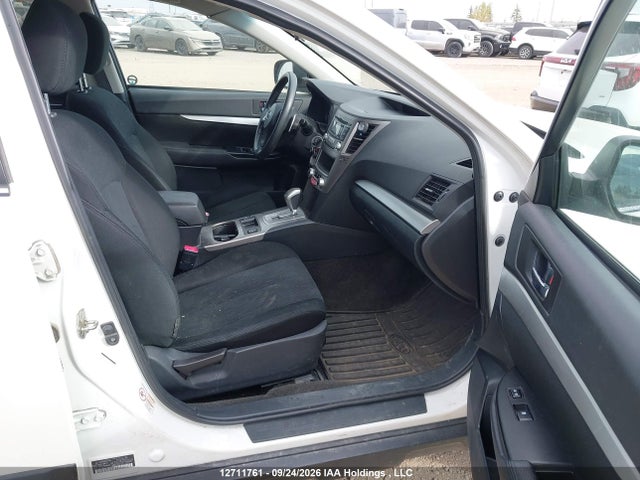 Subaru Outback 2.5i Premium 2014 4S4BRGBC8E3286180 Image 5
