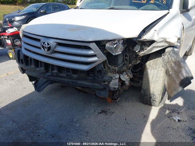 Aukcja sprzedaży 2013 Toyota Highlander V6, vin: 5TDBK3EH5DS271223, numer aukcji: 12701840