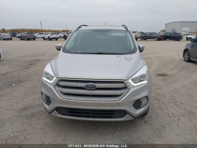12711813 :رقم المزاد ، 1FMCU9HD6JUA12883 vin ، 2018 Ford Escape Sel مزاد بيع