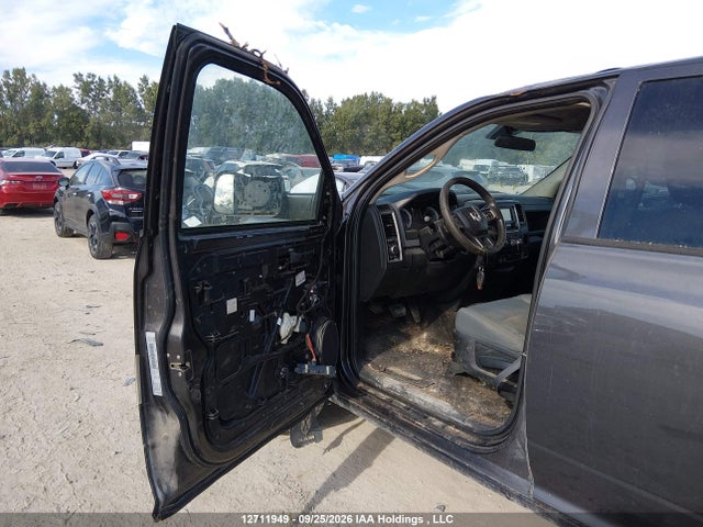 12711949 :رقم المزاد ، 3C6RR7KTXHG714035 vin ، 2017 Ram 1500 St مزاد بيع