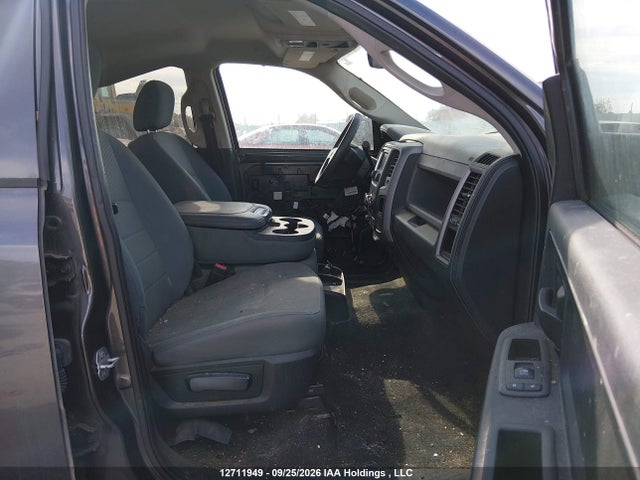 12711949 :رقم المزاد ، 3C6RR7KTXHG714035 vin ، 2017 Ram 1500 St مزاد بيع