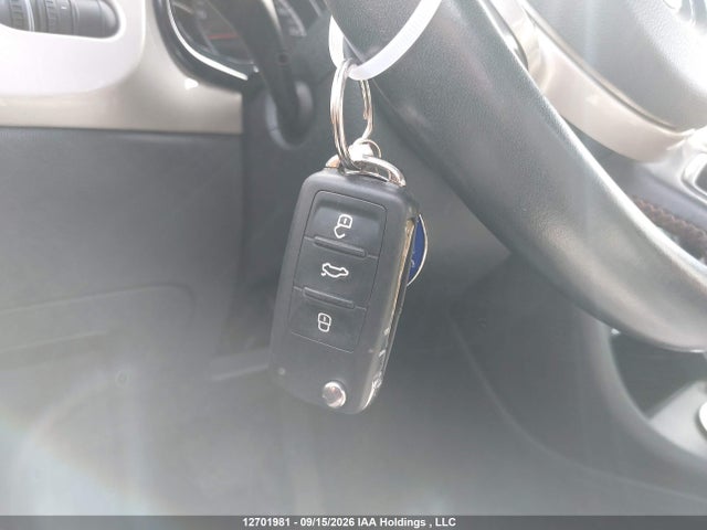 2016 Volkswagen The Beetle 1.8 Tsi Classic/1.8 Tsi Comfortline/1.8 Tsi Dune/1.8 Tsi Trendline მანქანა იყიდება აუქციონზე, vin: 3VWJ07AT9GM607038, აუქციონის ნომერი: 12701981