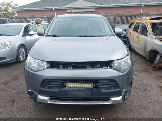 JA4AZ2A39FZ600433 Mitsubishi Outlander Es