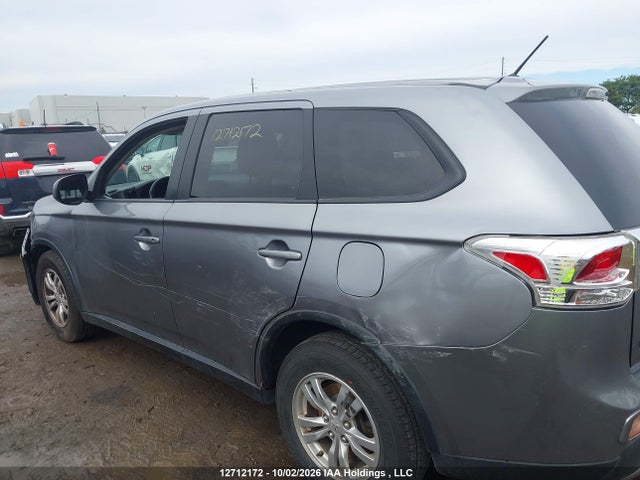 JA4AZ2A39FZ600433 Mitsubishi Outlander Es