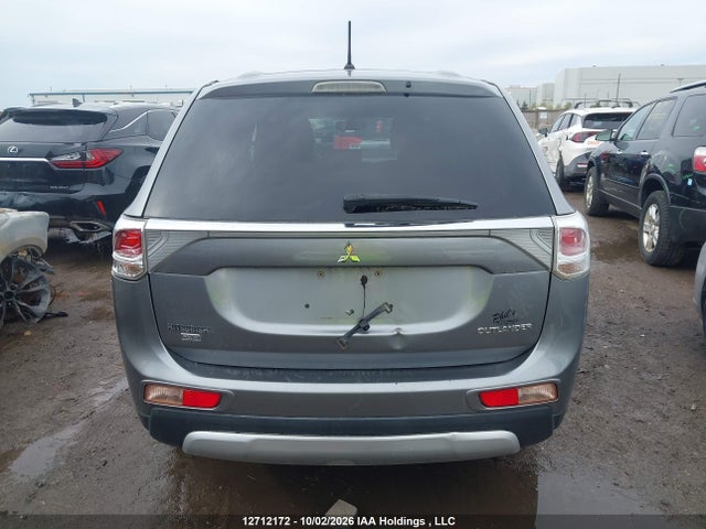 JA4AZ2A39FZ600433 Mitsubishi Outlander Es