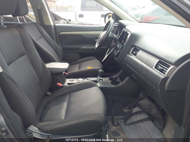 JA4AZ2A39FZ600433 Mitsubishi Outlander Es