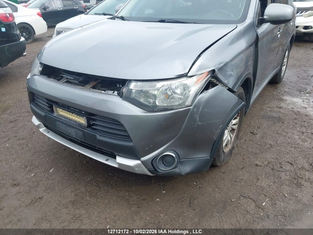 JA4AZ2A39FZ600433 Mitsubishi Outlander Es
