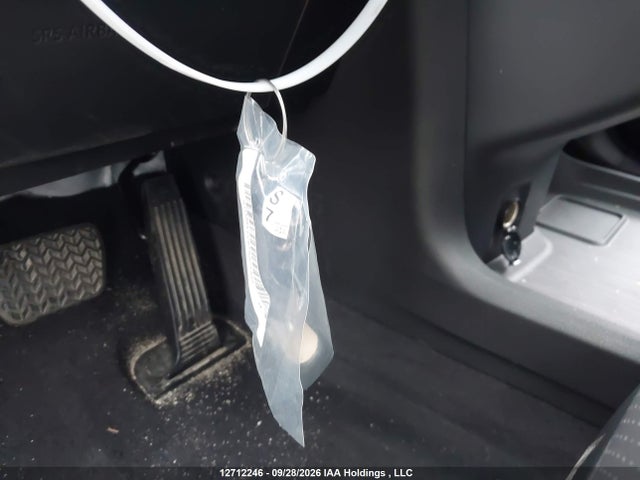 5TDGRKEC6TS321335 Toyota SIENNA LE