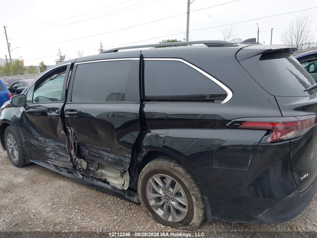 5TDGRKEC6TS321335 Toyota SIENNA LE