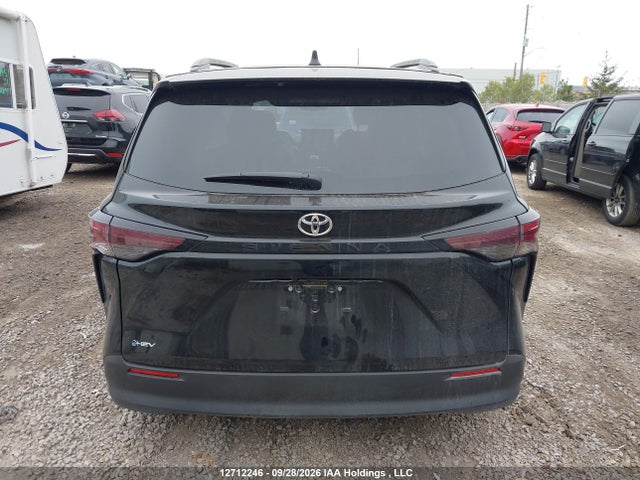 5TDGRKEC6TS321335 Toyota SIENNA LE