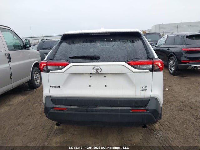 2T3B1RFV4RC484813 Toyota RAV4 LE