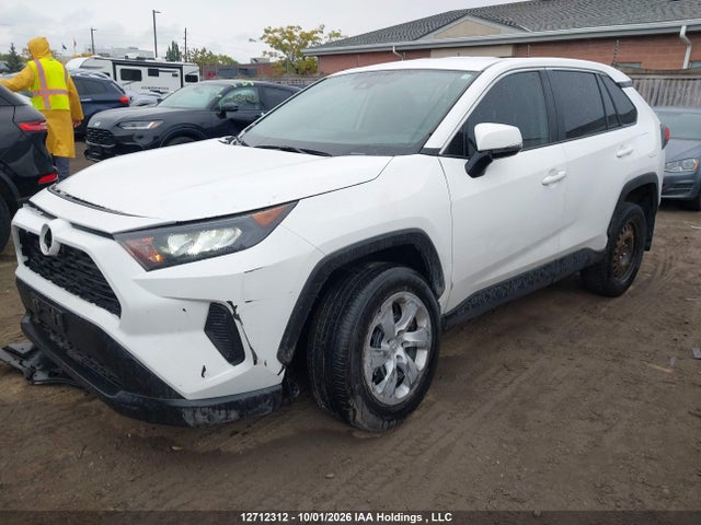 2T3B1RFV4RC484813 Toyota RAV4 LE
