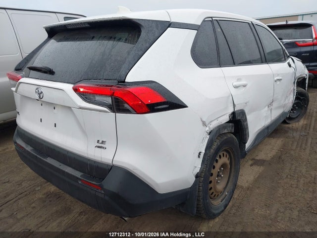 2T3B1RFV4RC484813 Toyota RAV4 LE