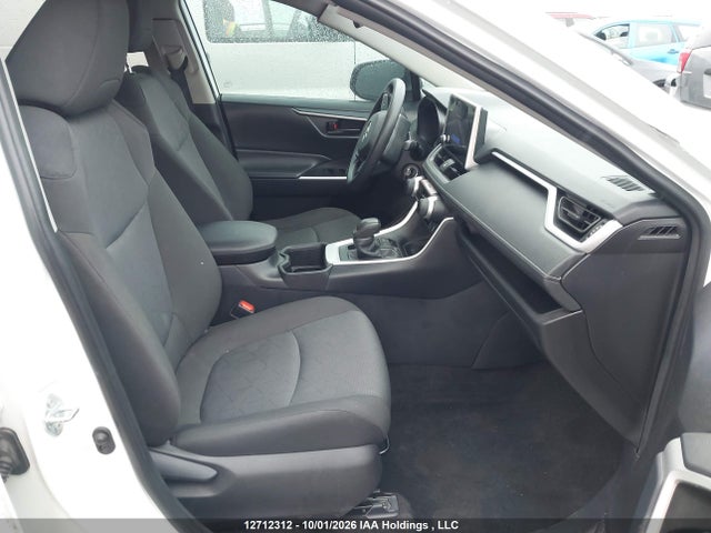 2T3B1RFV4RC484813 Toyota RAV4 LE
